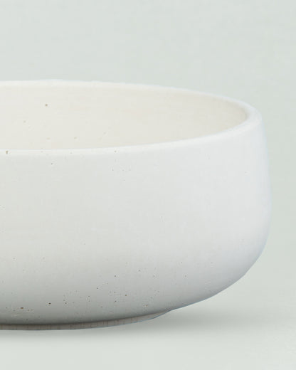 Grand Concrete Bowl: Spacious and Stylish Pottery