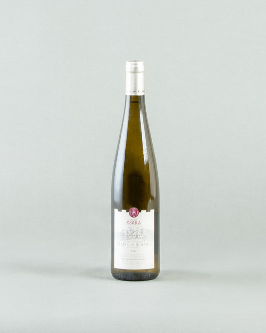 Elegant White Wine - A Refined Choice for Any Occasion