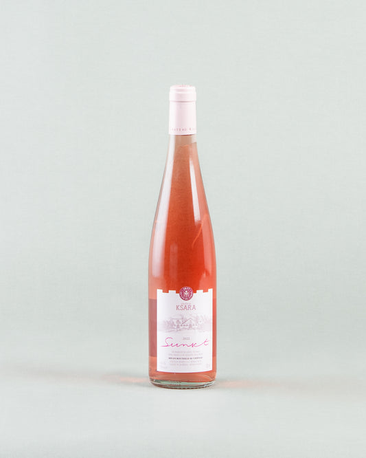 Refreshing Rosé Wine - Elegance in Every Sip