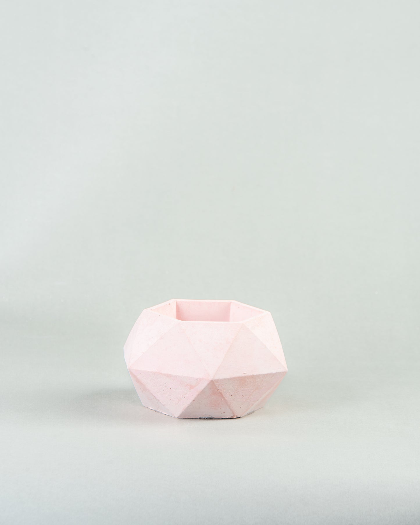 Hexagonal Harmony: Distinctive Planters in Six Colors