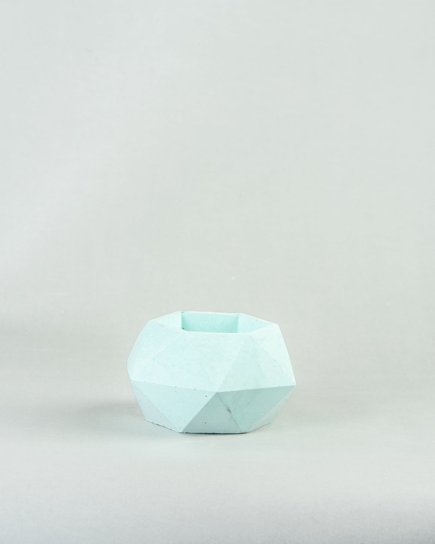 Hexagonal Harmony: Distinctive Planters in Six Colors